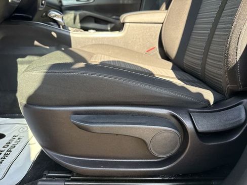 Used 2022 Kia Sorento LX image 14