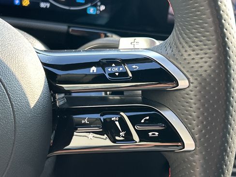 Certified 2025 Mercedes-Benz GLA 250 image 28