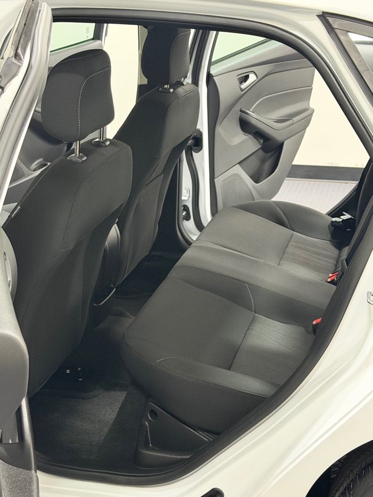 Used 2018 Ford Focus SE FWD image 9