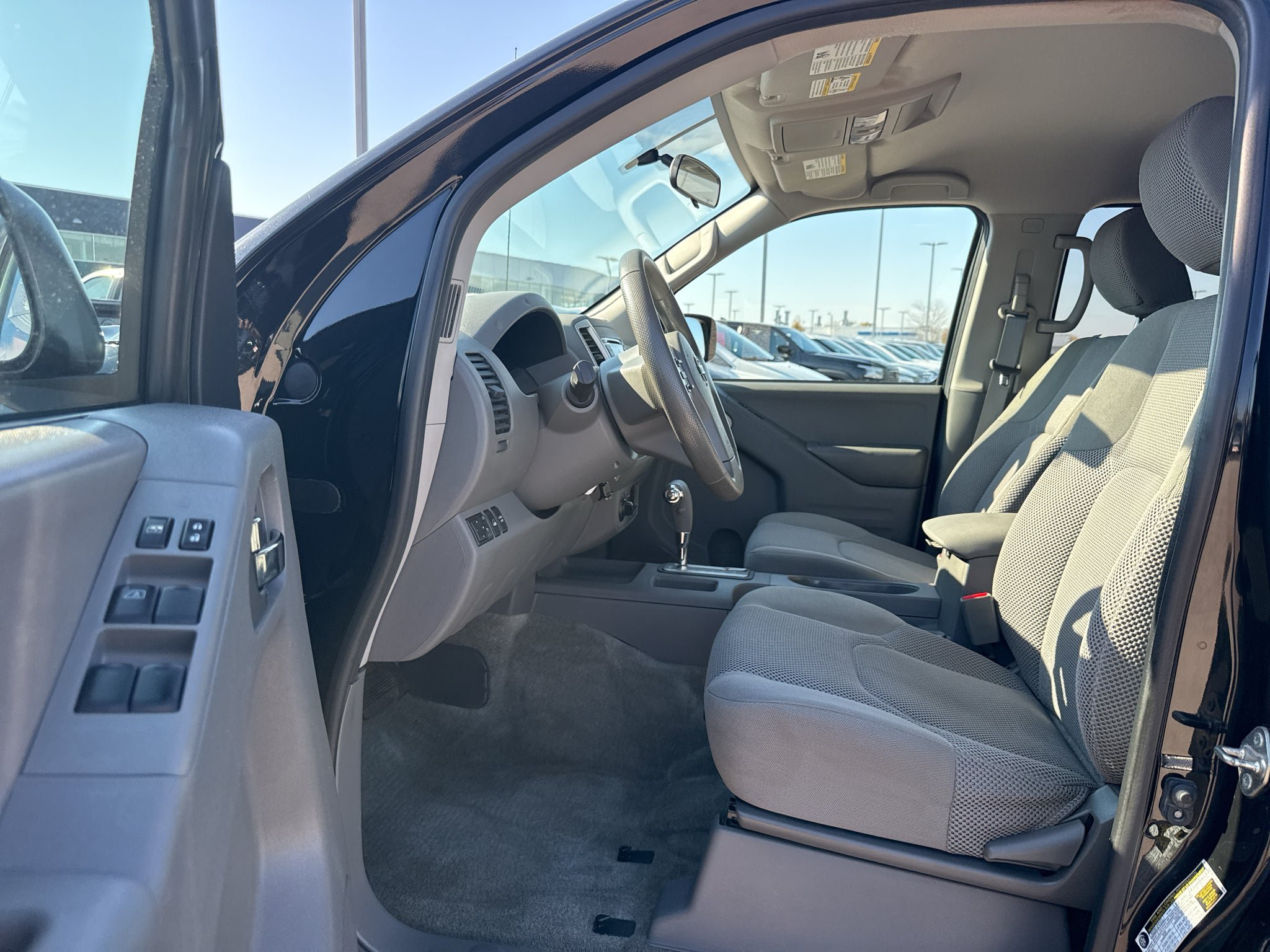 Used 2017 Nissan Frontier SV AWD/4WD image 4