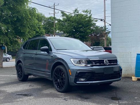 Used 2020 Volkswagen Tiguan SE R-Line w/ 3rd Row Seat Package AWD/4WD image 1