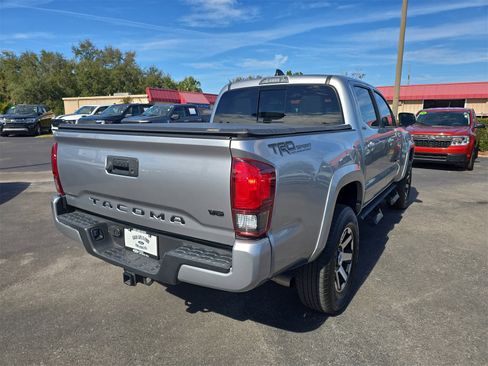 Used 2022 Toyota Tacoma TRD Sport image 3