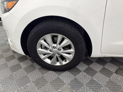 Used 2016 Kia Sedona LX w/ Option Group 020 FWD image 12
