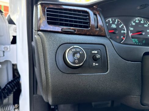 Used 2016 Chevrolet Impala LTZ image 36