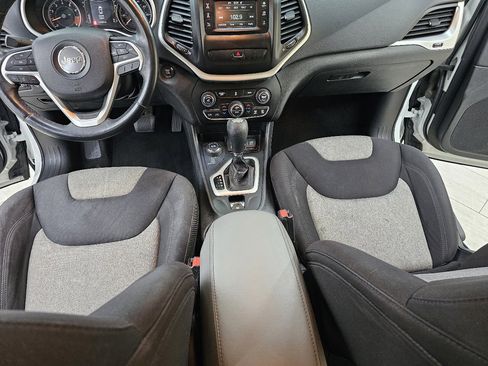 Used 2014 Jeep Cherokee Latitude w/ Comfort/Convenience Group image 26