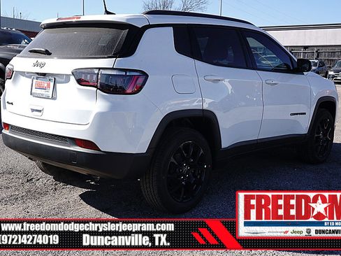 New 2026 Jeep Compass Latitude image 5