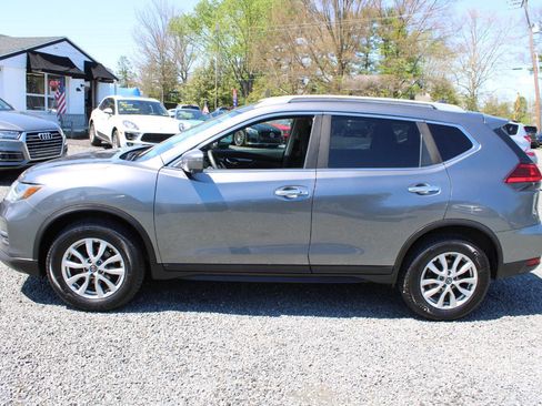 Used 2017 Nissan Rogue SV w/ SV Premium Package AWD/4WD image 10