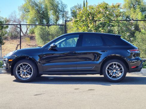 Certified 2024 Porsche Macan AWD/4WD image 2