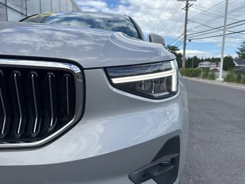 Used 2025 Volvo XC40 B5 Plus AWD/4WD image 7