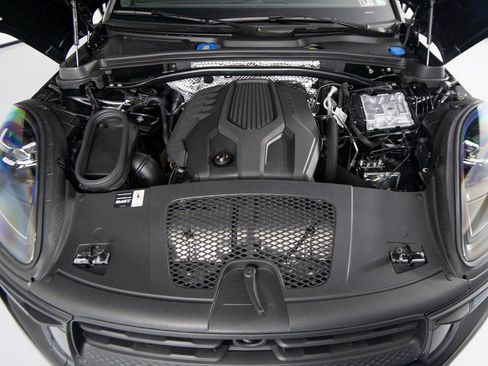 New 2026 Porsche Macan image 41