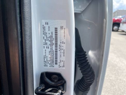 Used 2018 Ford F150 XLT w/ Equipment Group 302A Luxury AWD/4WD image 31