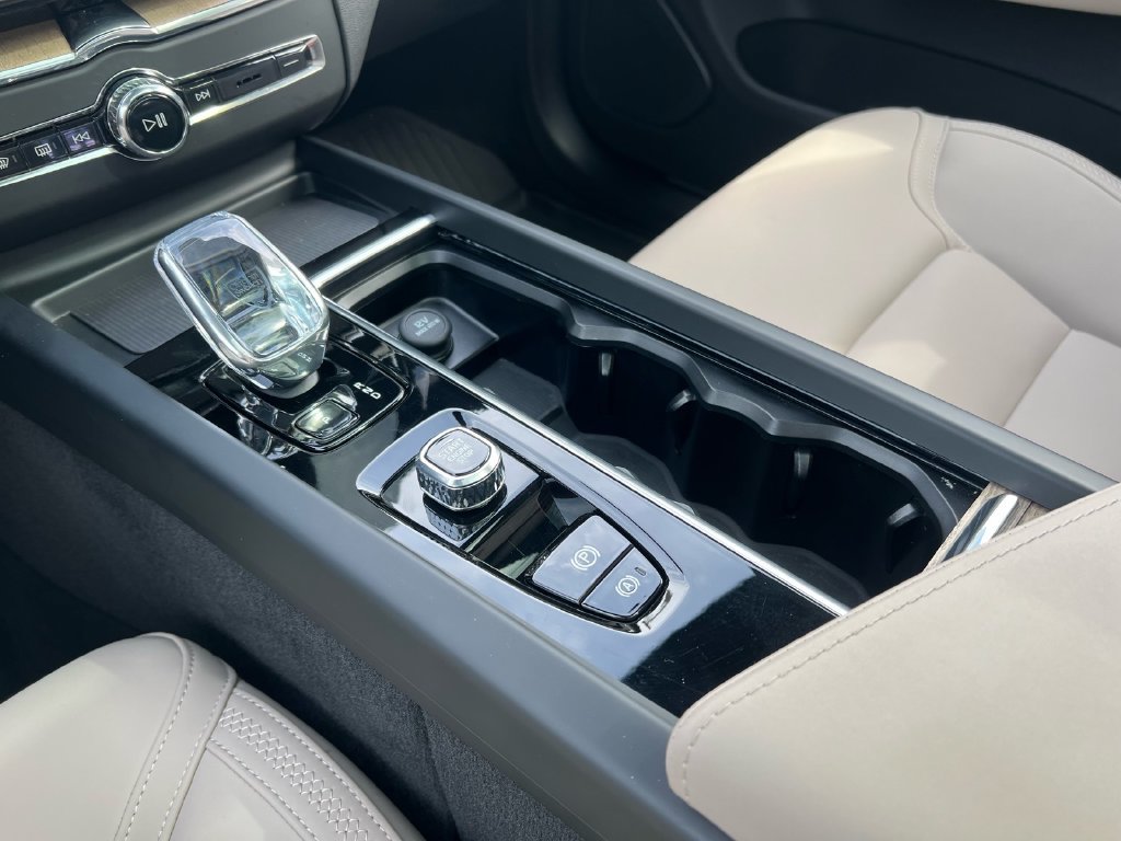 Certified 2026 Volvo XC60 B5 Plus AWD/4WD image 20