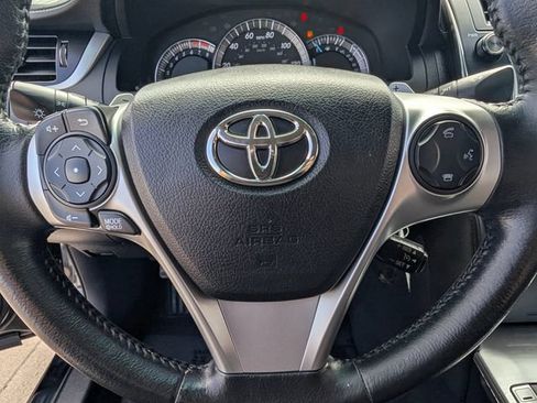 Used 2014 Toyota Camry SE FWD image 18
