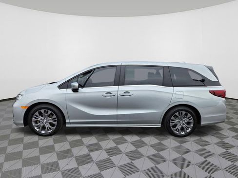 Used 2025 Honda Odyssey Touring image 5
