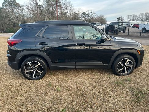 Used 2021 Chevrolet TrailBlazer RS w/ Sun and Liftgate Package image 9