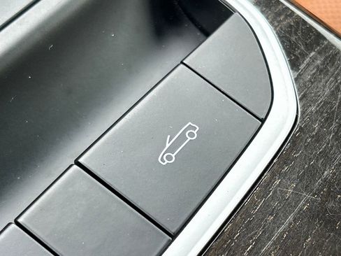 Used 2023 BMW 430i xDrive Convertible w/ M Sport Package image 28