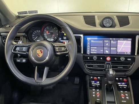 Certified 2024 Porsche Macan AWD/4WD image 25