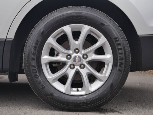 Used 2021 Chevrolet Equinox LS w/ LS Convenience Package AWD/4WD image 16