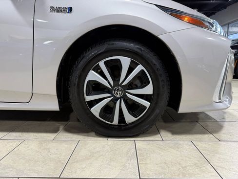 Used 2019 Toyota Prius Prime Premium image 32