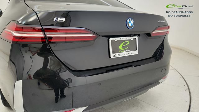 Used 2024 BMW i5 eDrive40i w/ M Sport Package RWD image 26
