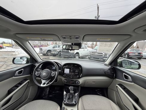 Used 2021 Kia Soul EX FWD image 18