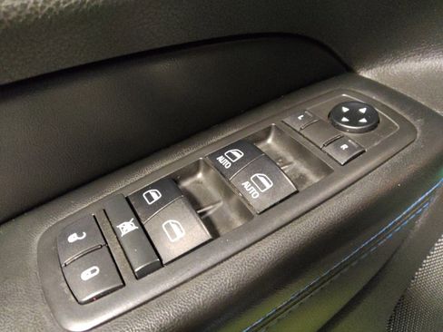 Used 2019 Jeep Grand Cherokee Laredo image 27