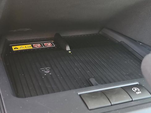 Used 2026 Toyota Corolla Cross LE FWD image 21