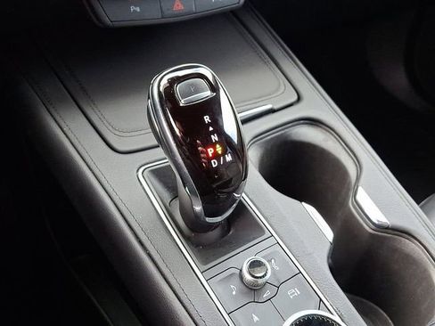 Used 2024 Cadillac XT4 Premium Luxury image 17