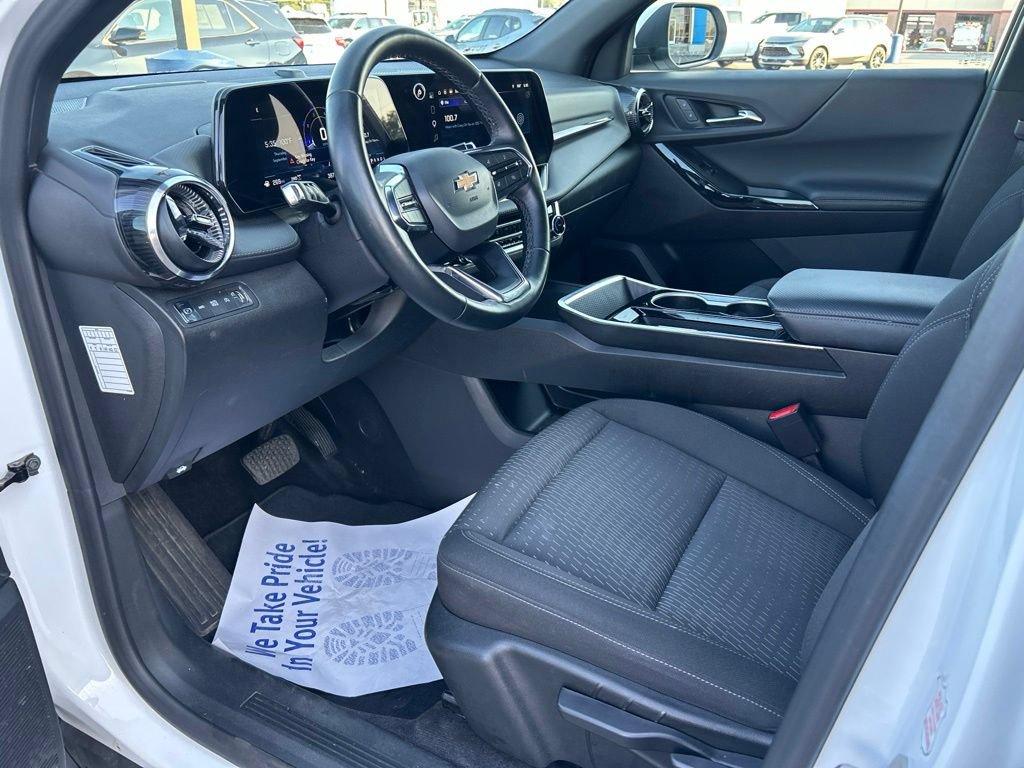 Used 2025 Chevrolet Equinox LT AWD/4WD image 10