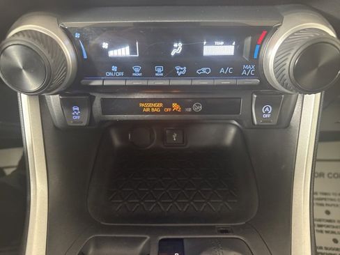 Used 2021 Toyota RAV4 LE image 16