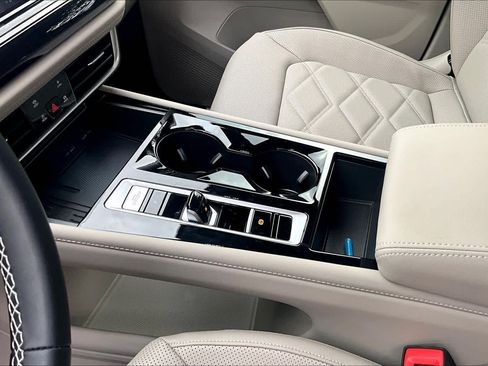 New 2026 Volkswagen Atlas SE FWD image 7