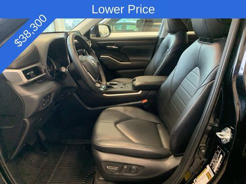 Used 2023 Toyota Highlander L image 3
