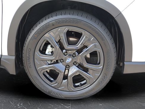 Used 2023 Subaru Ascent Onyx Edition AWD/4WD image 33
