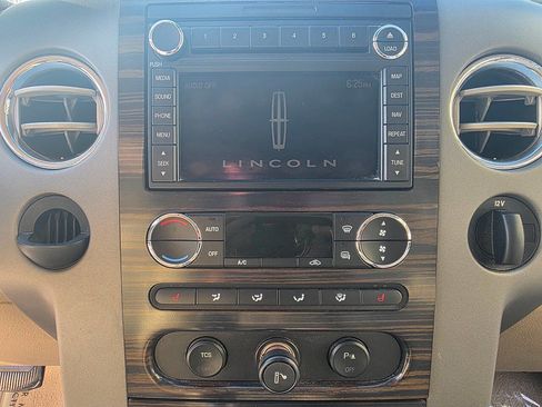 Used 2008 Lincoln Mark LT 2WD image 37