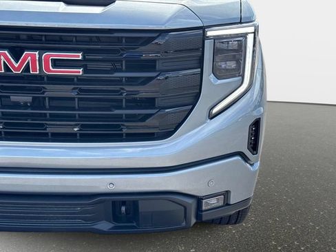 New 2026 GMC Sierra 1500 Elevation w/ Elevation Premium Package AWD/4WD image 9