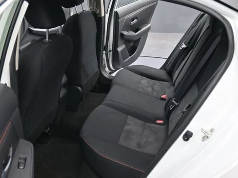 Used 2025 Nissan Sentra SR FWD image 9