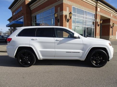 Used 2015 Jeep Grand Cherokee Altitude image 2