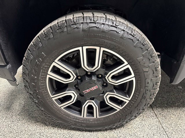 Used 2022 GMC Sierra 2500 AT4 w/ AT4 Preferred Package AWD/4WD image 3