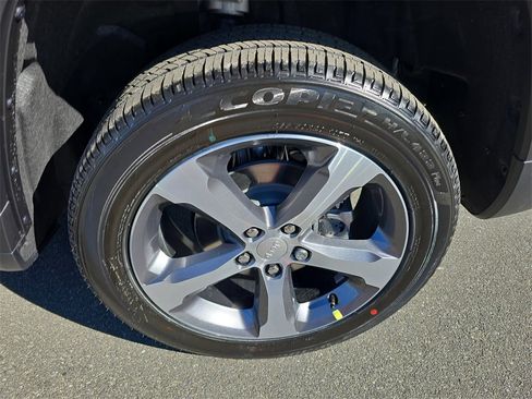 New 2025 Jeep Grand Cherokee Limited image 35