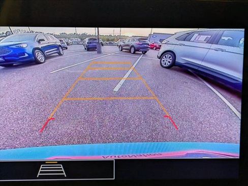 Used 2024 Chevrolet Trax RS w/ Sunroof Package image 13