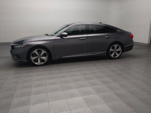 Used 2018 Honda Accord Touring image 2