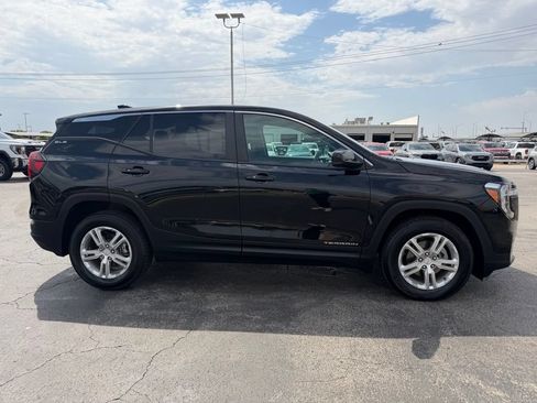 Used 2024 GMC Terrain SLE FWD image 12
