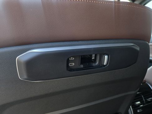 Used 2026 BMW X5 xDrive50e w/ Climate Comfort Package image 35