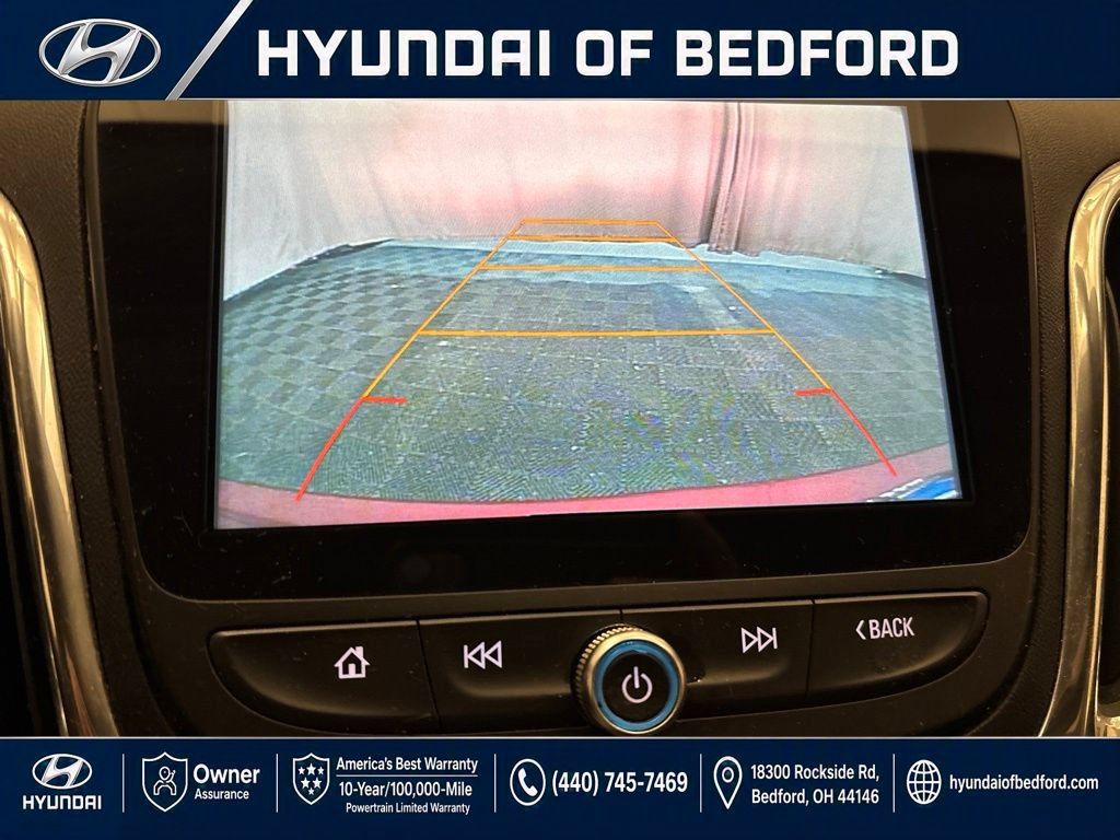 Used 2018 Chevrolet Equinox Premier FWD image 24