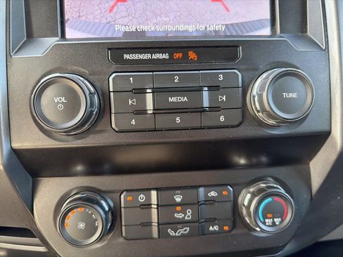 Used 2020 Ford F150 XLT image 23