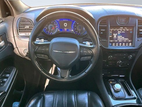 Used 2019 Chrysler 300 S image 6