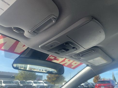 Used 2021 Toyota Camry SE image 21