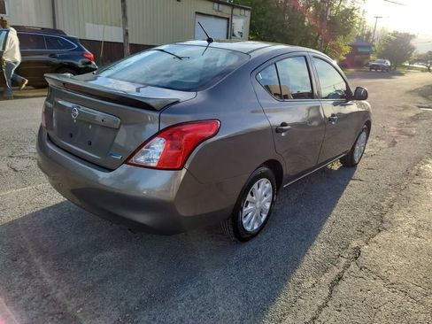 Used 2013 Nissan Versa S Plus FWD image 5