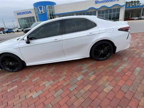 Used 2023 Toyota Camry XSE image 6