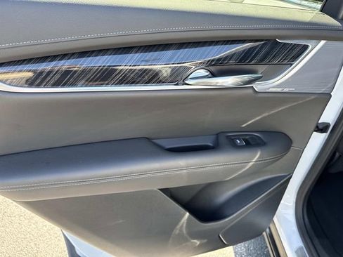 Certified 2025 Cadillac XT6 Premium Luxury AWD/4WD image 11